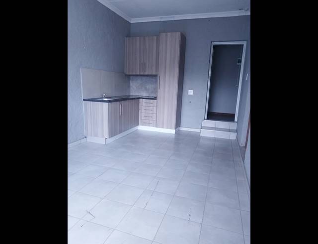 4 BEDROOM HOUSE FOR SALE IN VANDERBIJLPARK CE 2